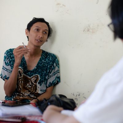 Marten Bayuaji Membicarakan Tambang Pasir Yang Menjadi Paradoks