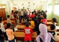 Murid-murid SD Muhammadiyah Kadisono Bantul di Biennale Jogja XI