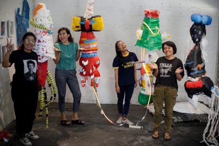 TacTic Mengritisi Limbah Plastik Dengan Mengolahnya Menjadi Karya Seni