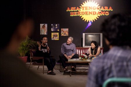 Pelurusan Sejarah Lewat Medium Seni Oleh Kaum Muda